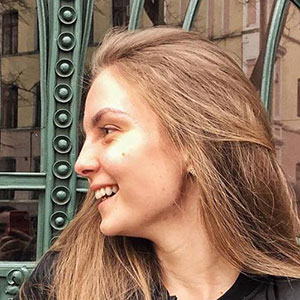 Даніела Тороній Даніела Тороній